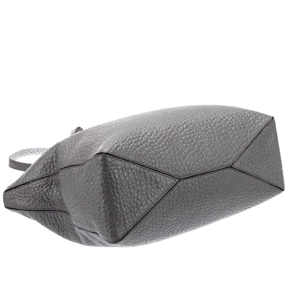 Burberry leather grain shoulder bag - Picture 5 of 8